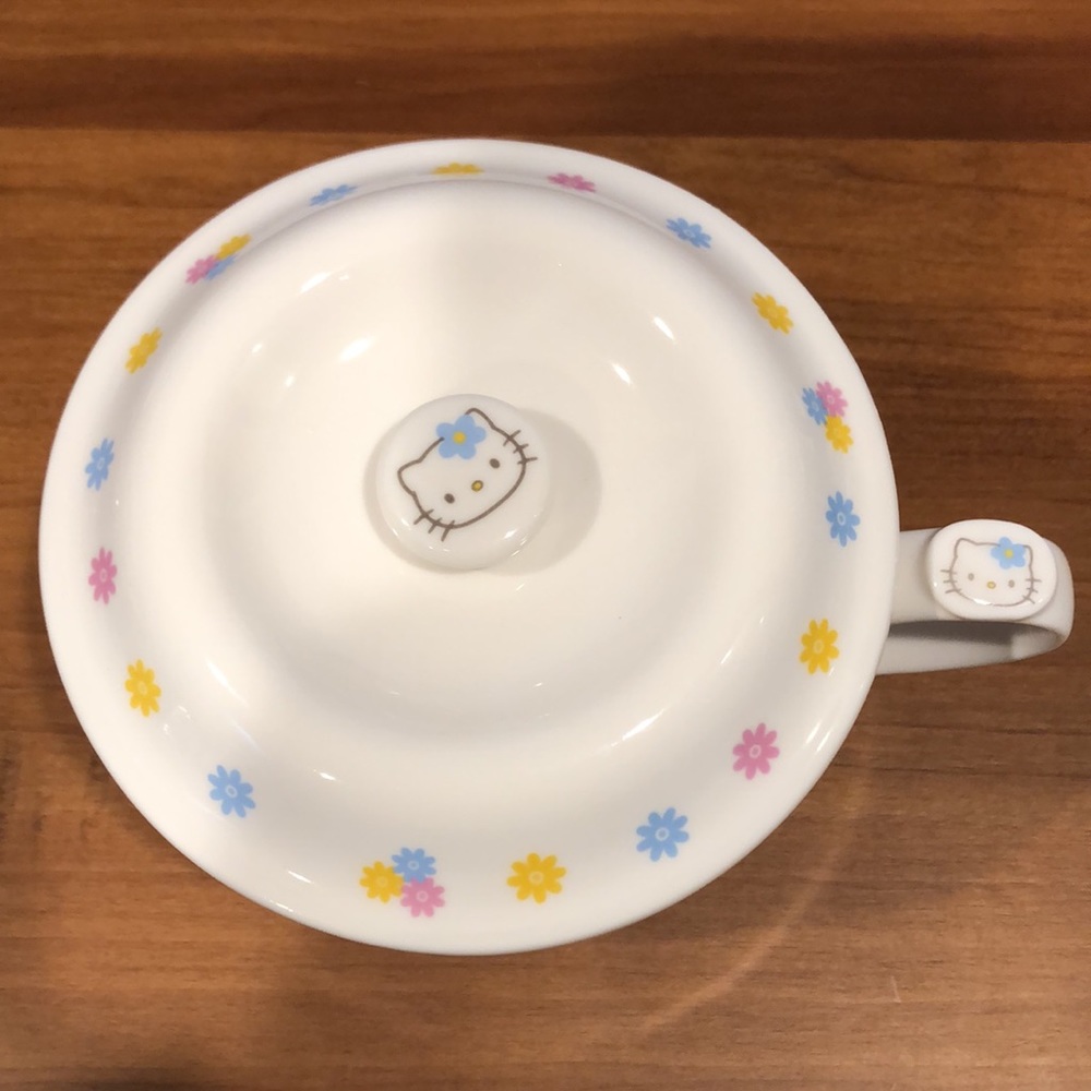 Sanrio Hello Kitty Large Ceramic Soup Mug with Lid - Picture 2 of 5